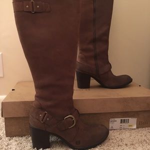 8.5 Born Natasha Brown boots